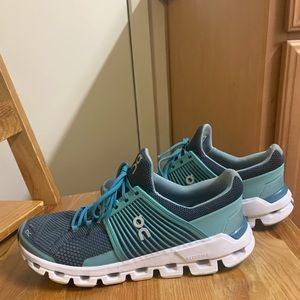 Shoes on cloudswift (Lightly worn!)